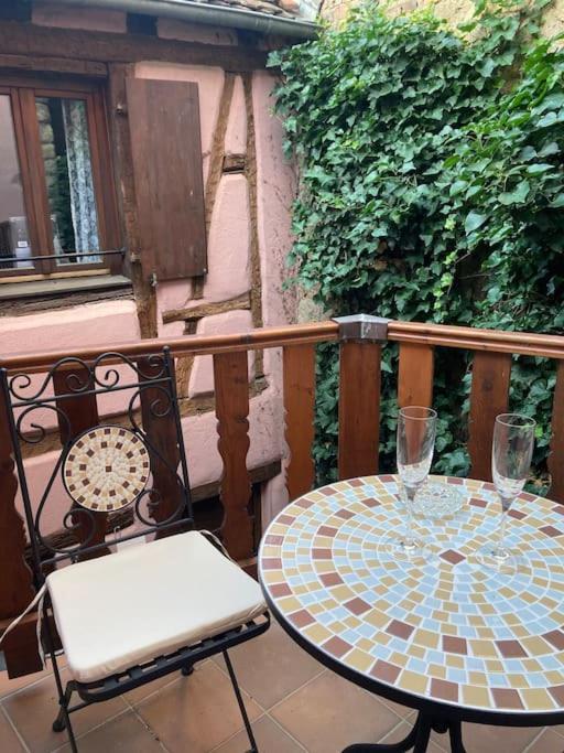 La Sorciere In A Typical Alsatian House Apartamento Rouffach Exterior foto