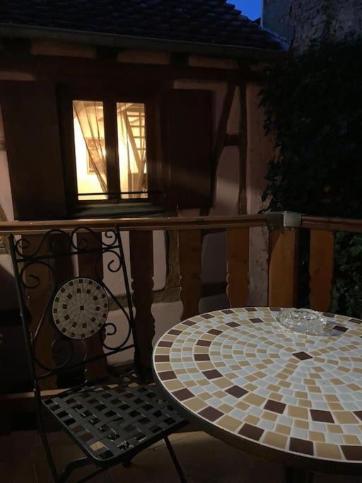 La Sorciere In A Typical Alsatian House Apartamento Rouffach Exterior foto